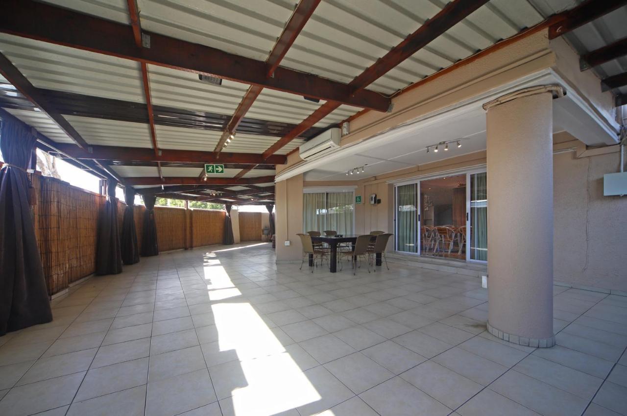 Savoy Lodge Fokváros Kültér fotó