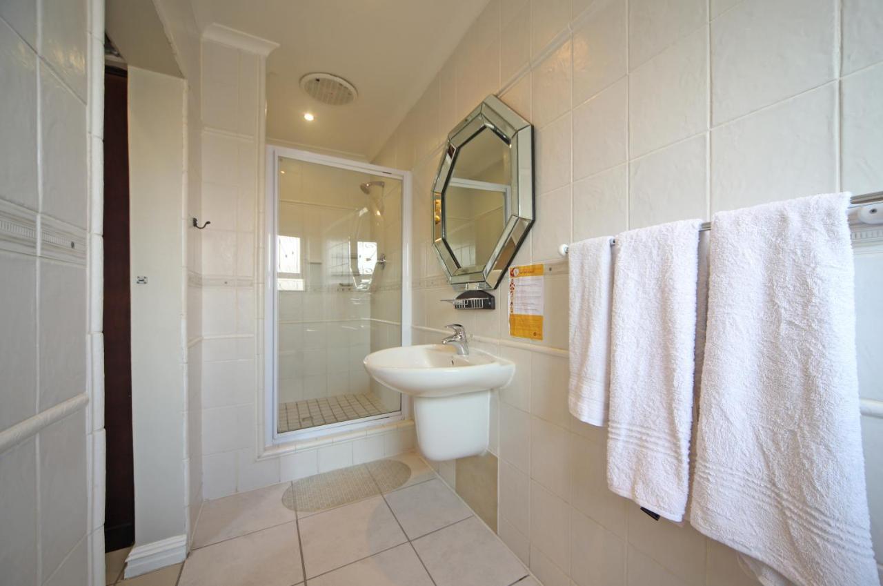 Savoy Lodge Fokváros Kültér fotó
