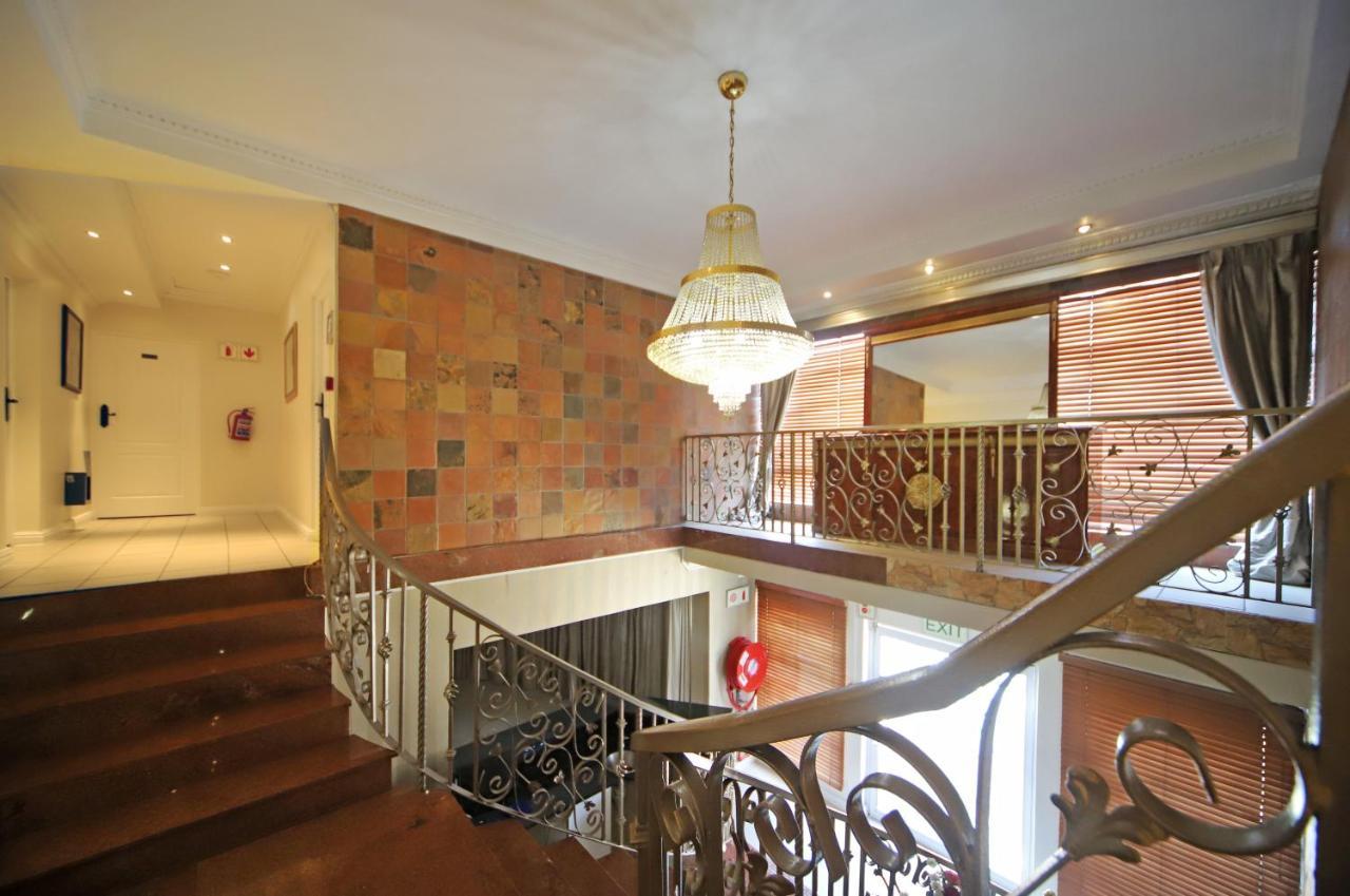 Savoy Lodge Fokváros Kültér fotó